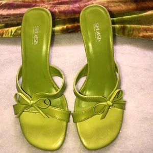 Splash vibrant lime green vinyl  sandal.